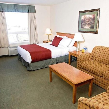 Service Plus Inns & Suites Drayton Valley Номер фото