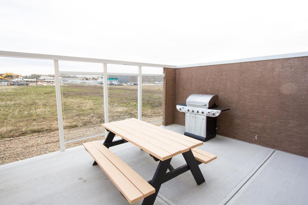 Service Plus Inns & Suites Drayton Valley Экстерьер фото
