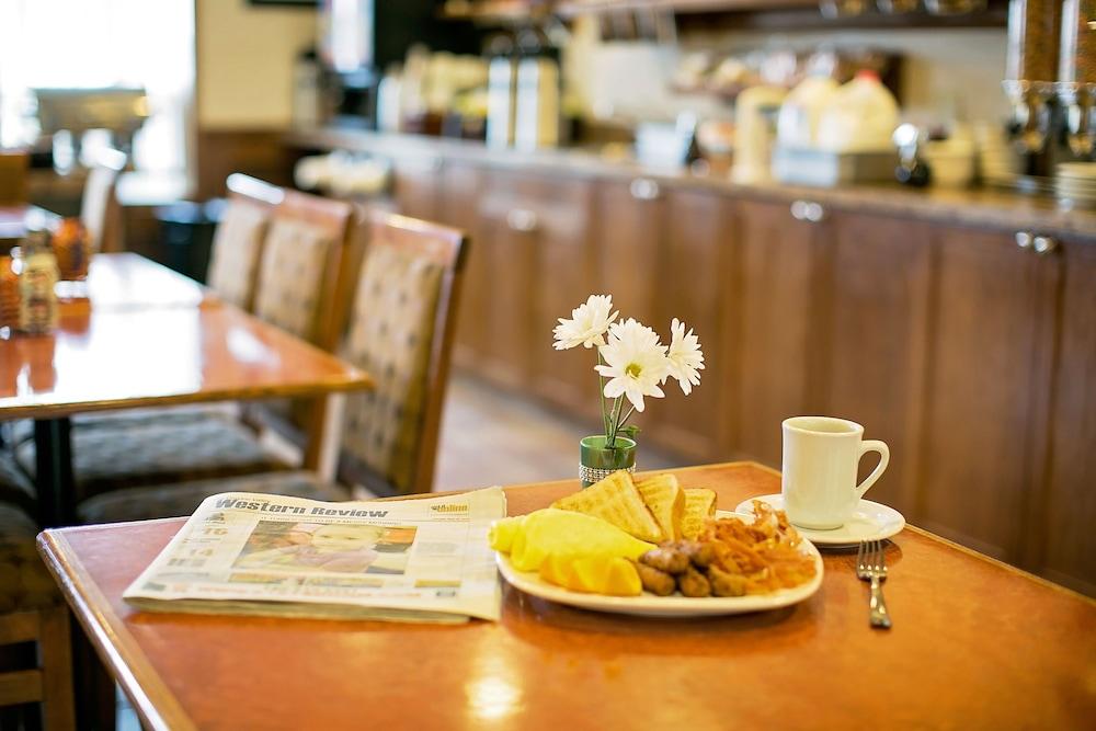 Service Plus Inns & Suites Drayton Valley Экстерьер фото