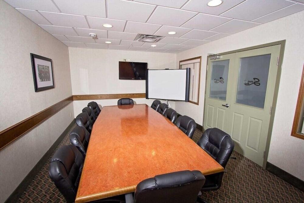 Service Plus Inns & Suites Drayton Valley Экстерьер фото