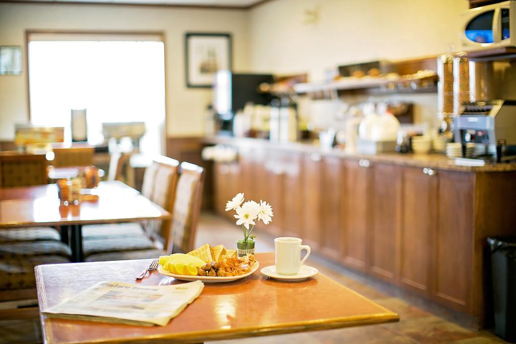Service Plus Inns & Suites Drayton Valley Экстерьер фото