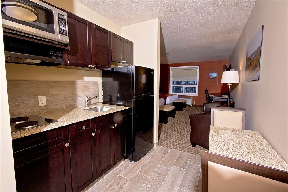 Service Plus Inns & Suites Drayton Valley Экстерьер фото